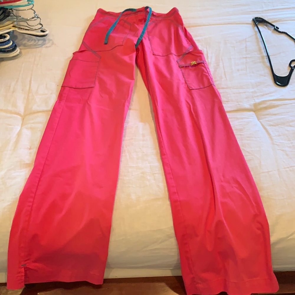 Wonder Wink Pink scrub pants